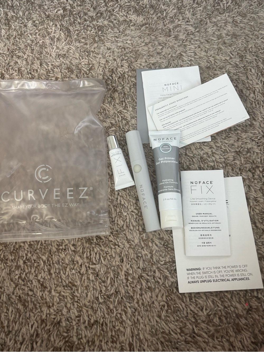 NuFace FIX Mini Line Smoothing Device Kit in White and Silver nwot - Picture 2 of 11